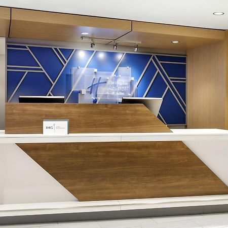 Holiday Inn Express Dallas Market Center By Ihg Esterno foto