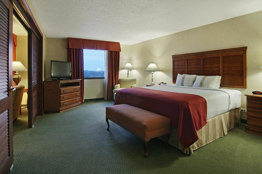 Holiday Inn Express Dallas Market Center By Ihg Esterno foto