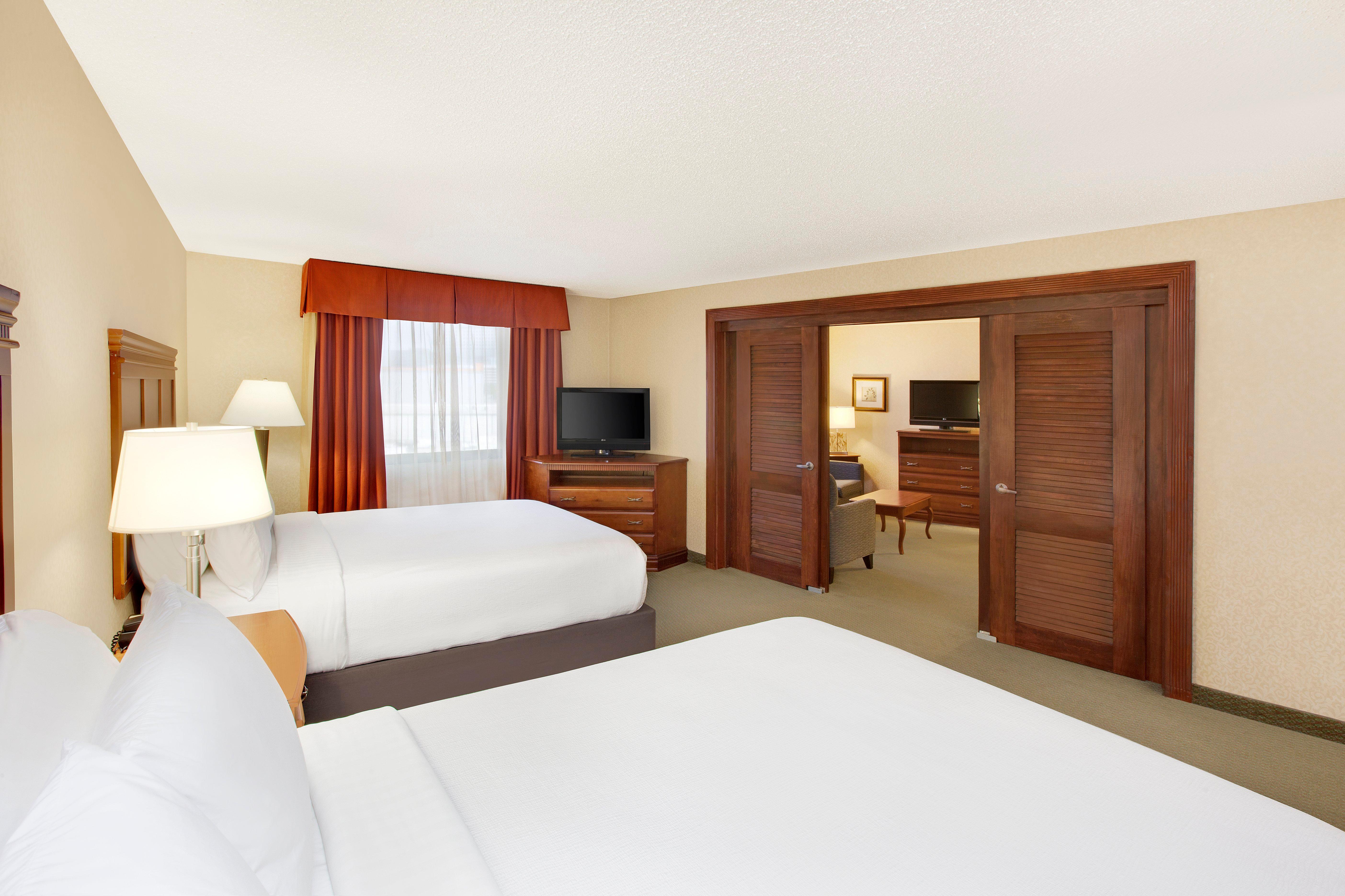 Holiday Inn Express Dallas Market Center By Ihg Esterno foto
