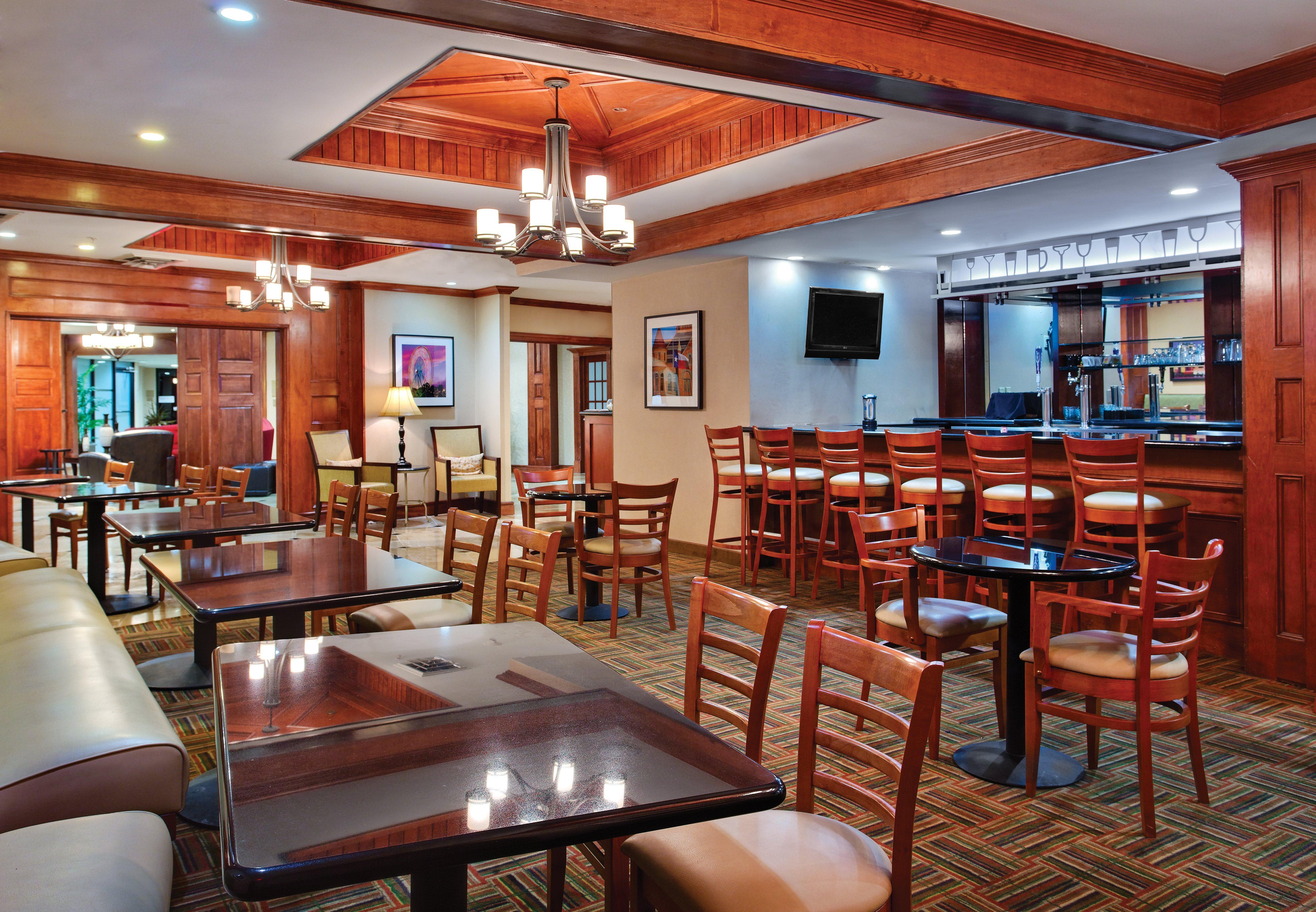 Holiday Inn Express Dallas Market Center By Ihg Esterno foto