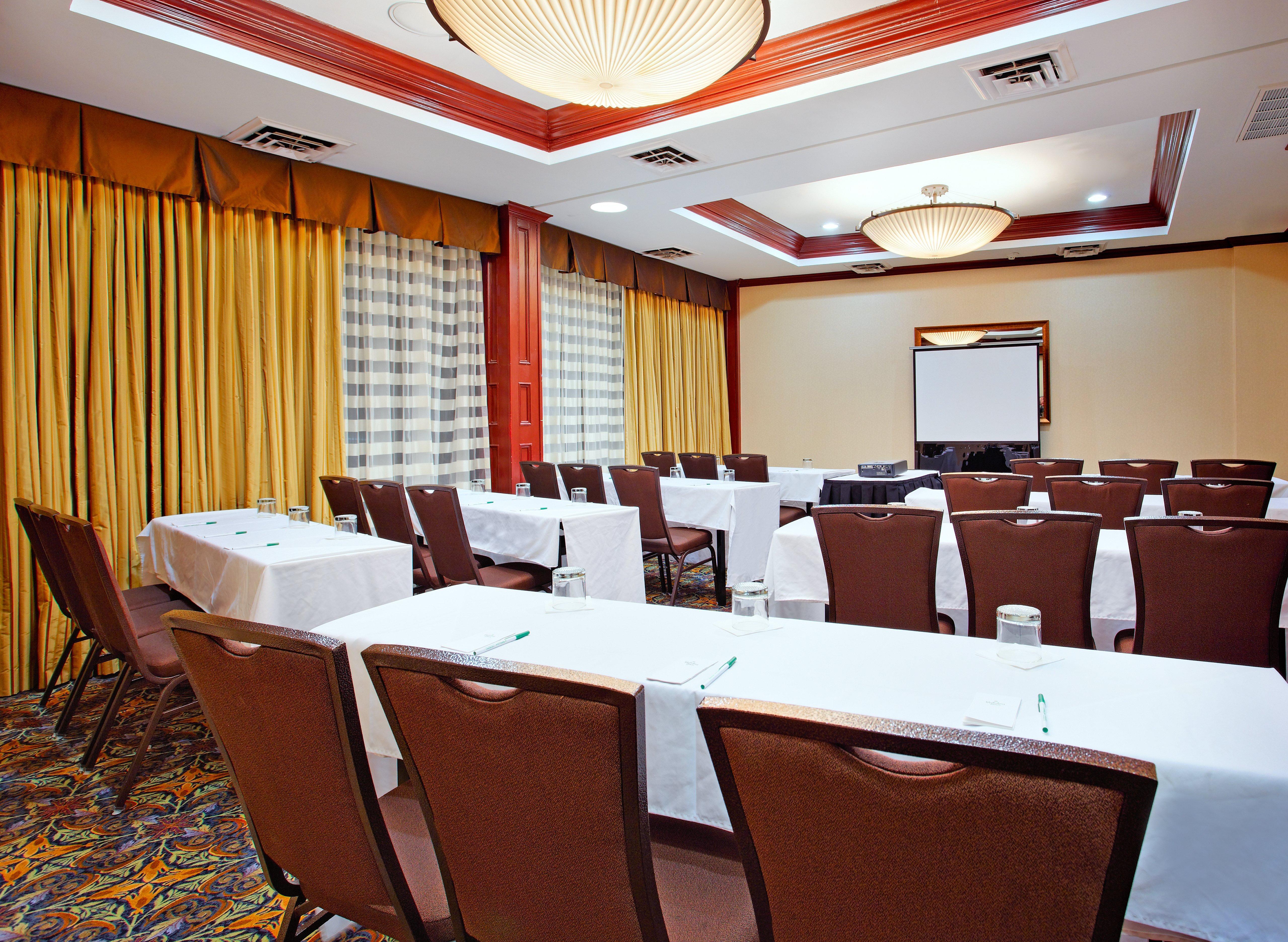 Holiday Inn Express Dallas Market Center By Ihg Esterno foto