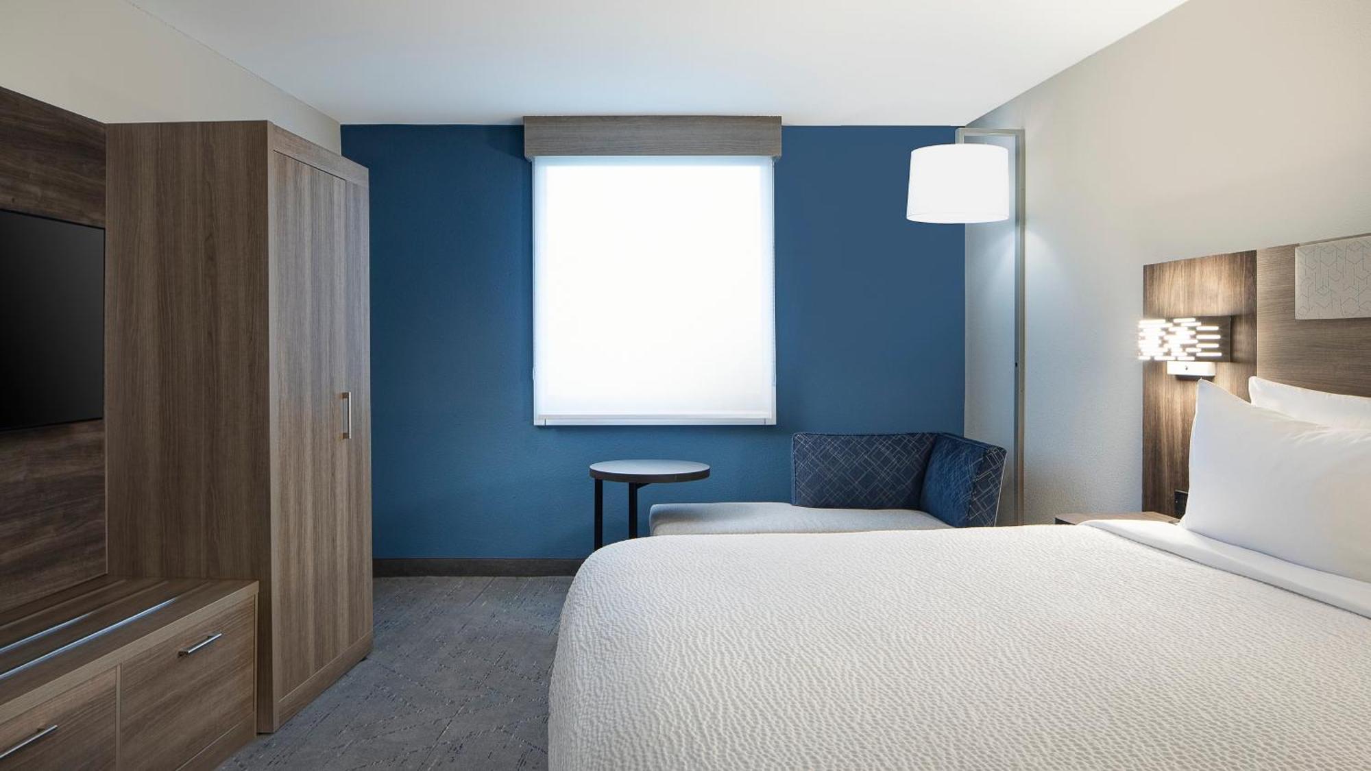 Holiday Inn Express Dallas Market Center By Ihg Esterno foto