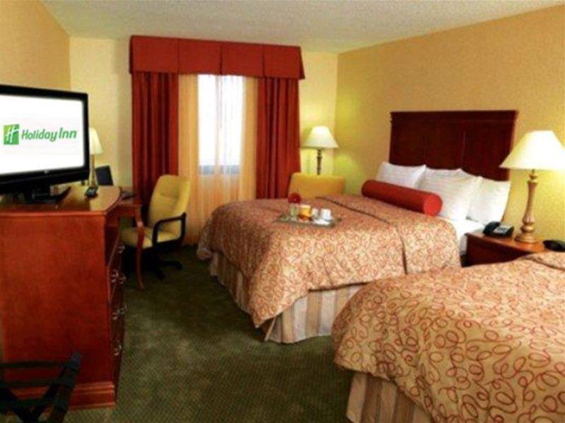 Holiday Inn Express Dallas Market Center By Ihg Esterno foto