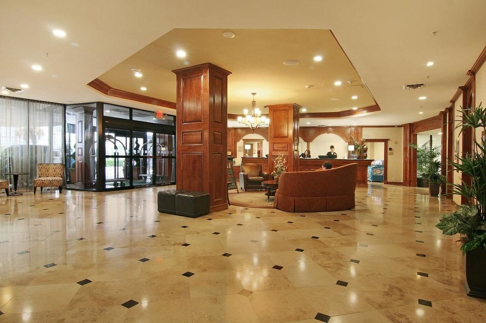 Holiday Inn Express Dallas Market Center By Ihg Esterno foto