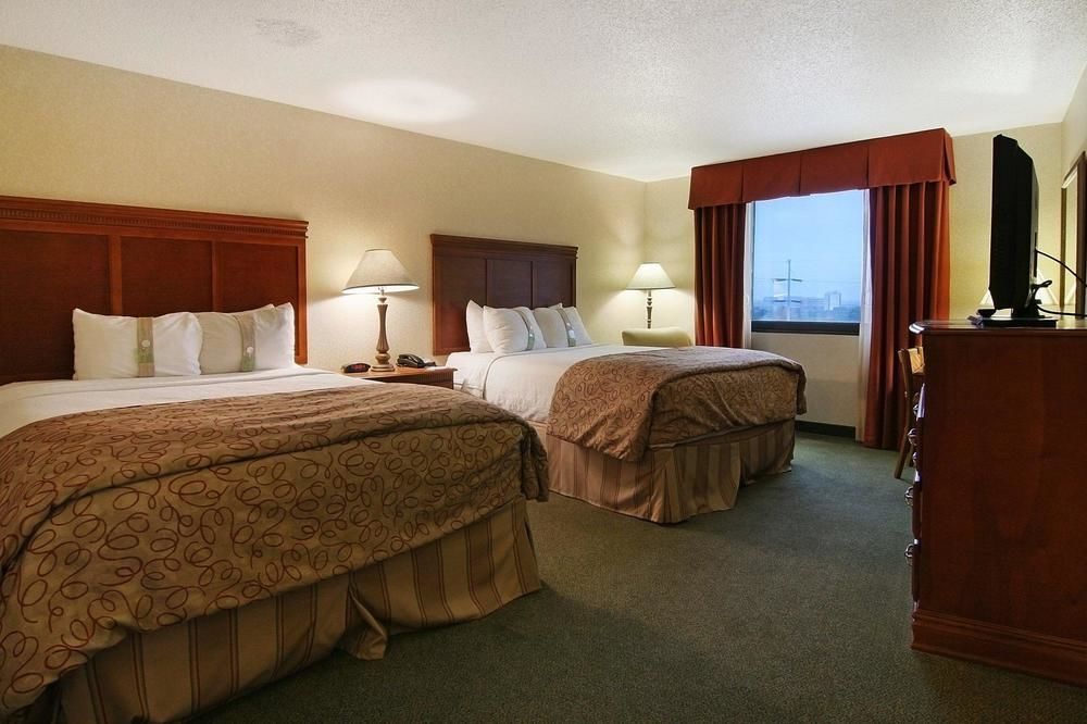 Holiday Inn Express Dallas Market Center By Ihg Esterno foto