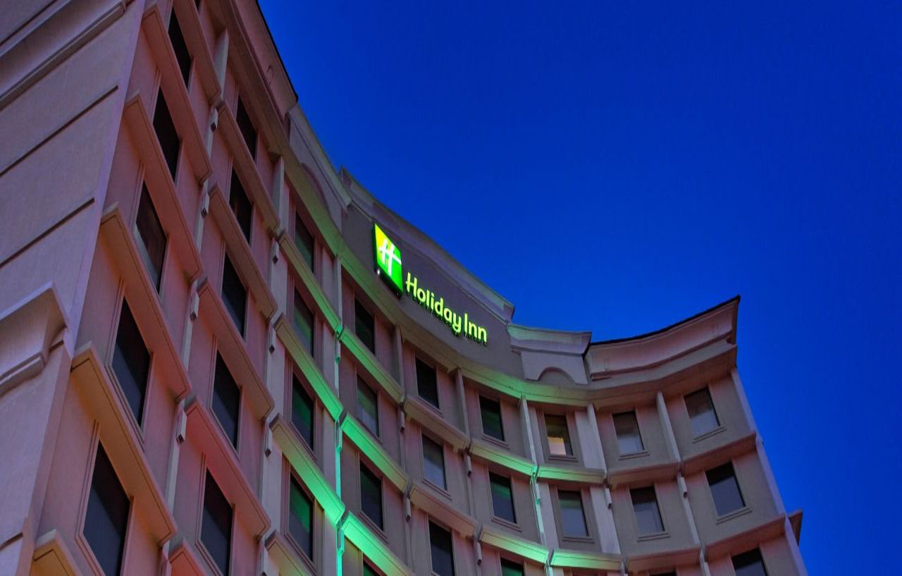 Holiday Inn Express Dallas Market Center By Ihg Esterno foto